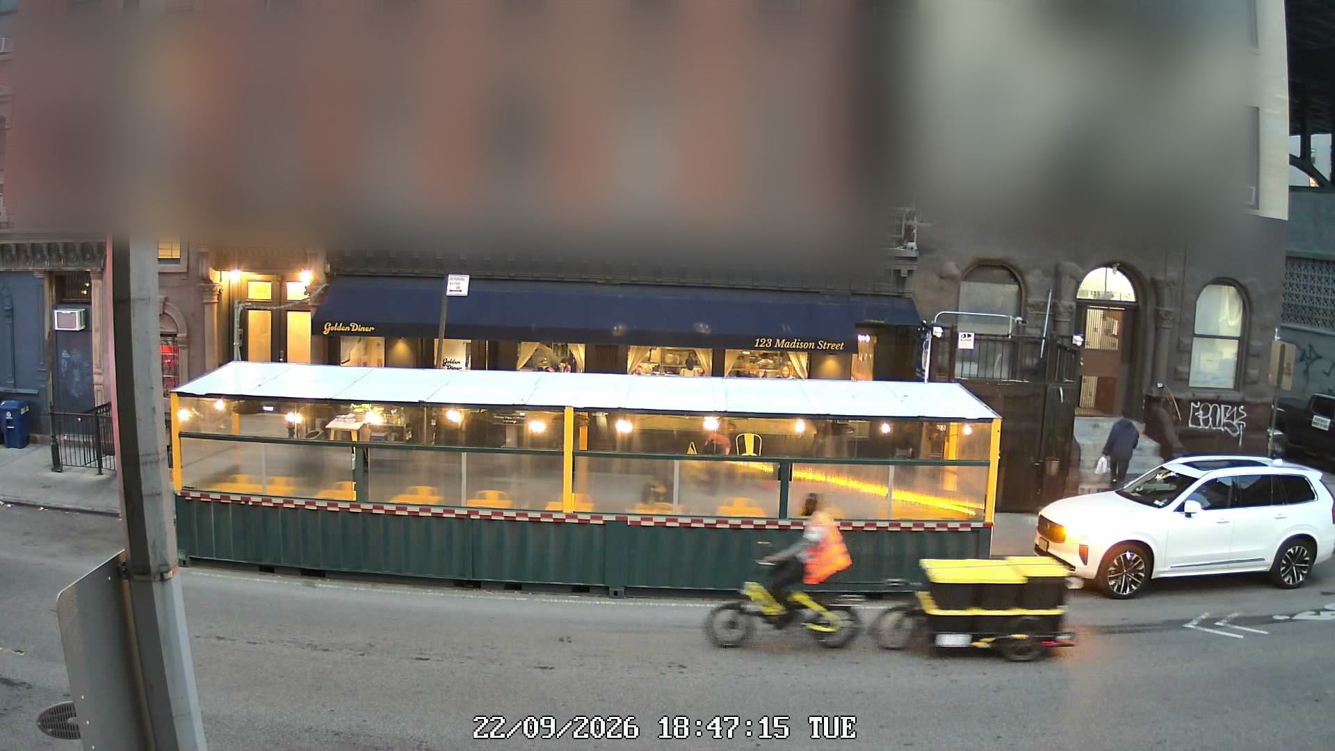 Golden Diner live line camera