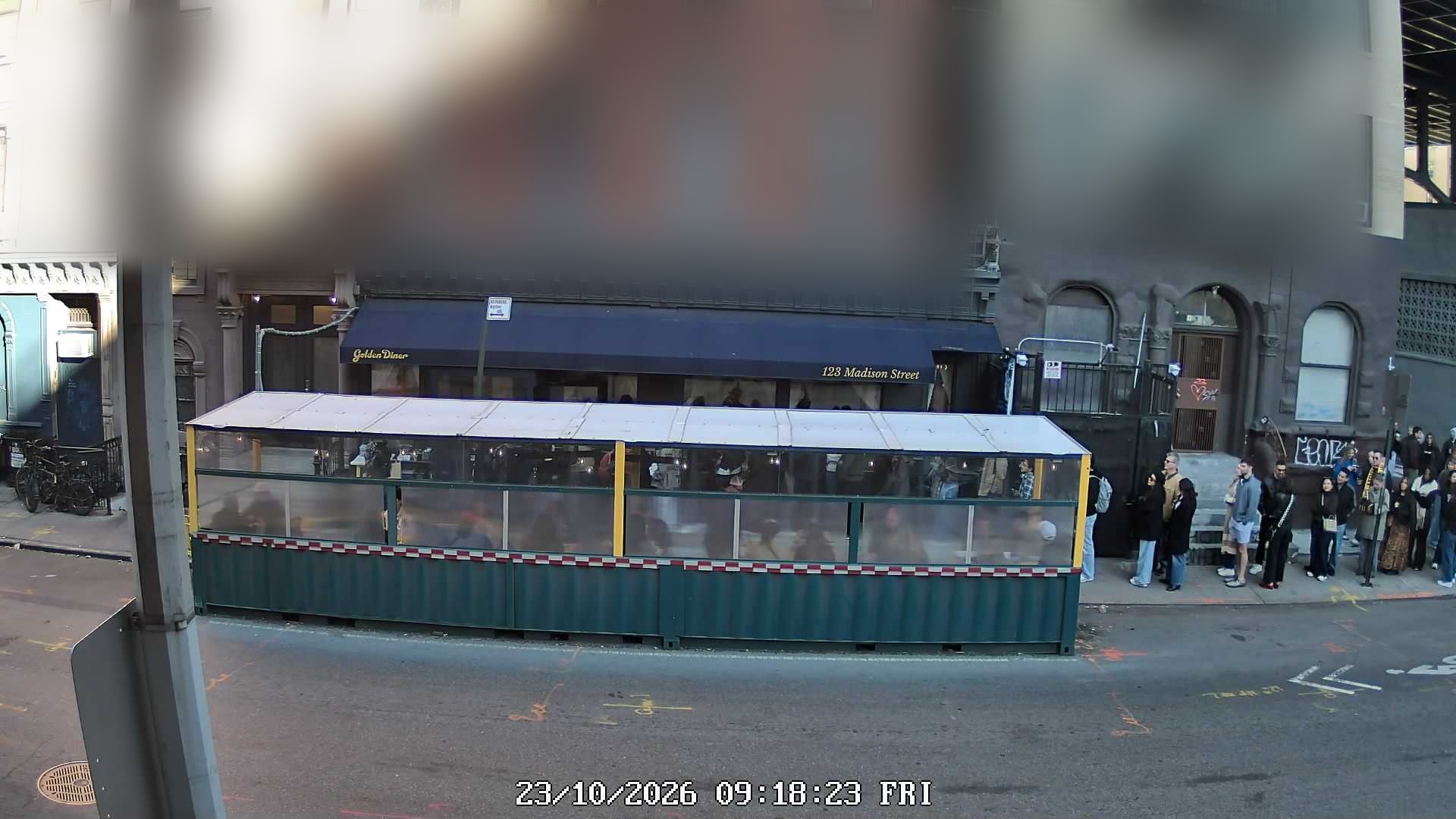 Golden Diner live line camera