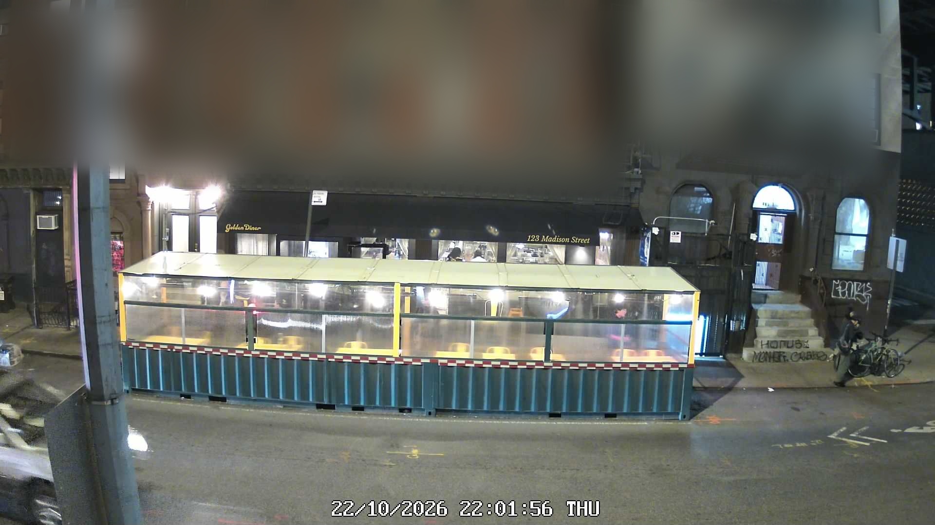 Golden Diner live line camera