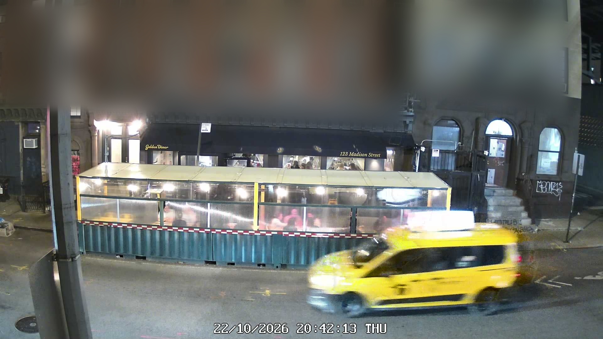 Golden Diner live line camera