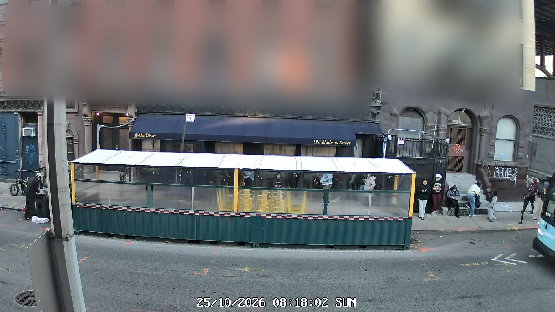 Golden Diner live line camera