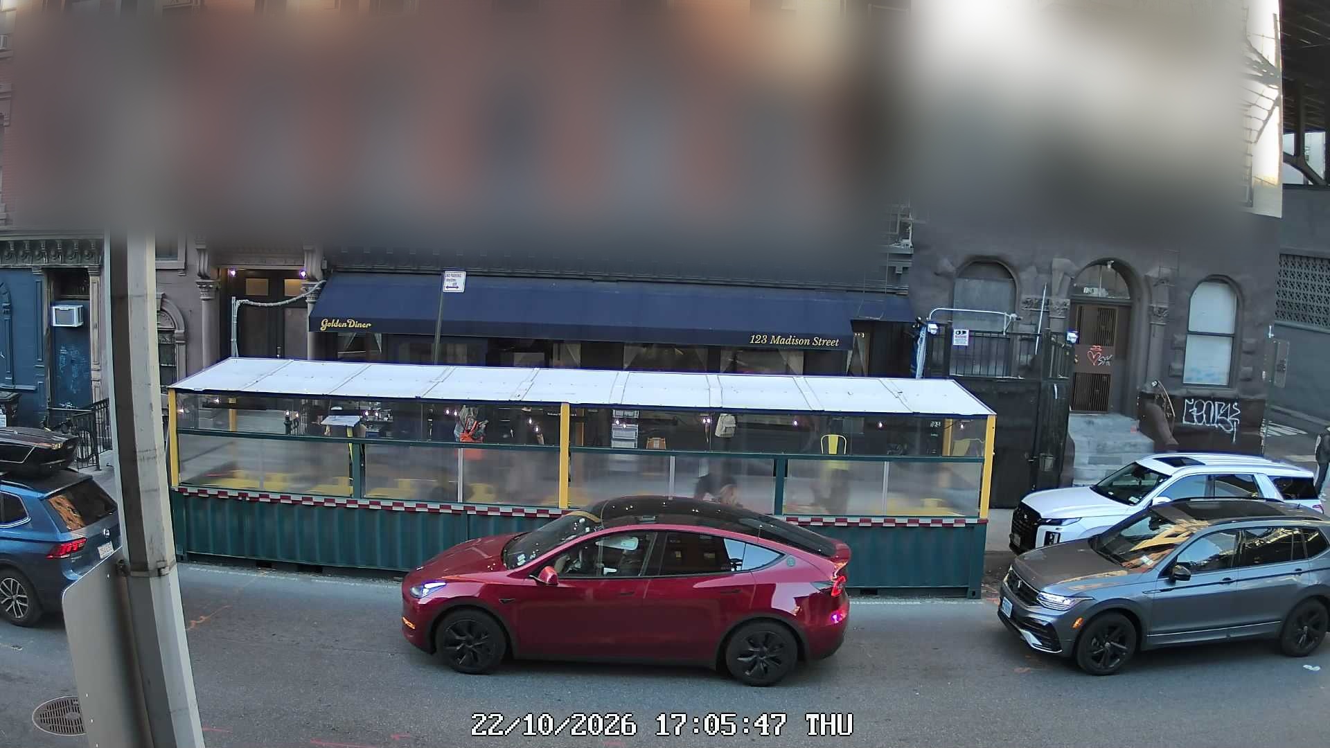 Golden Diner live line camera