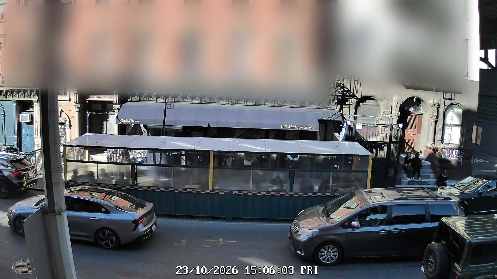 Golden Diner live line camera