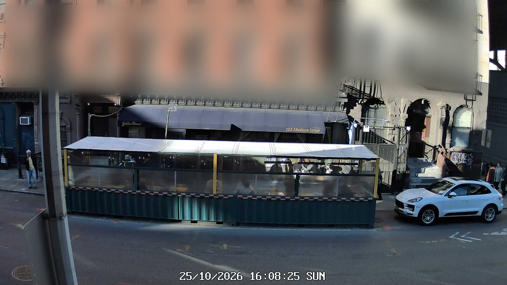 Golden Diner live line camera