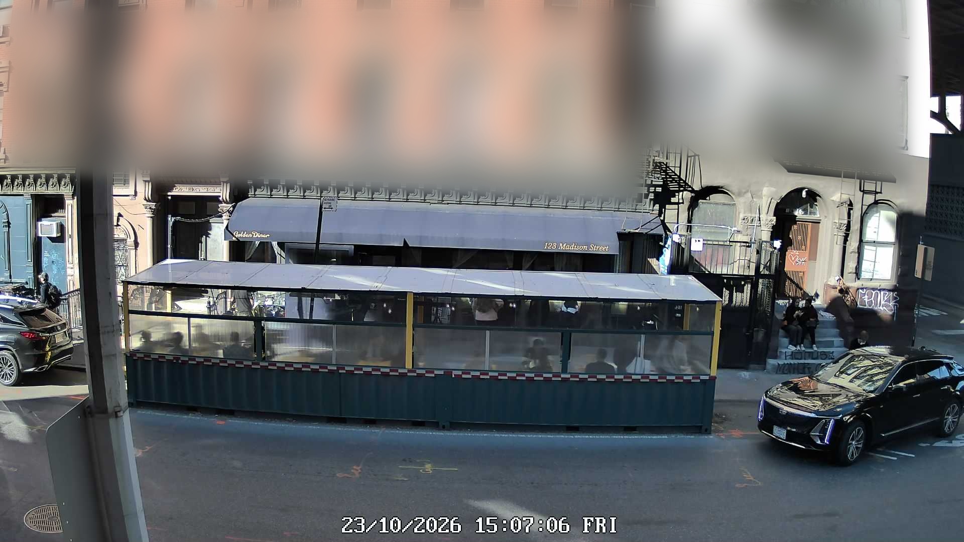 Golden Diner live line camera
