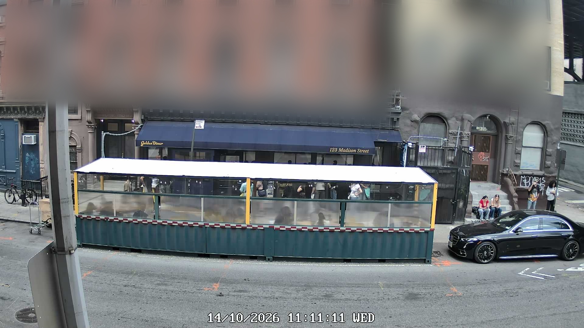 Golden Diner live line camera