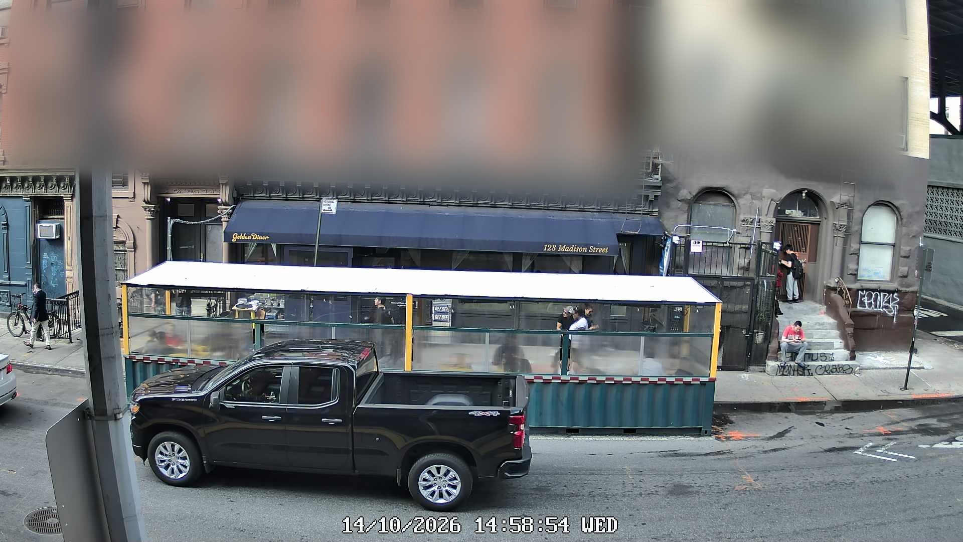 Golden Diner live line camera