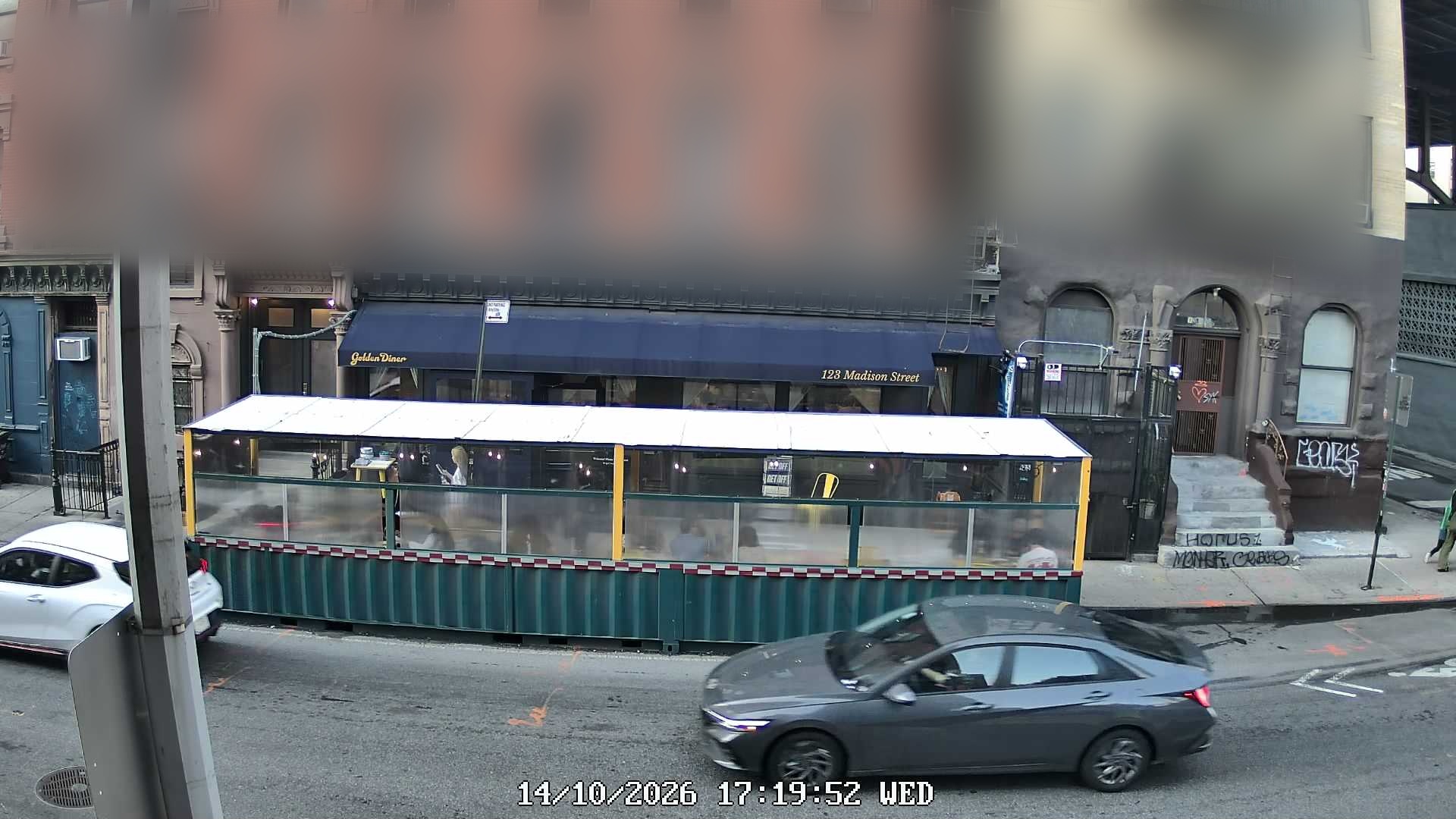Golden Diner live line camera