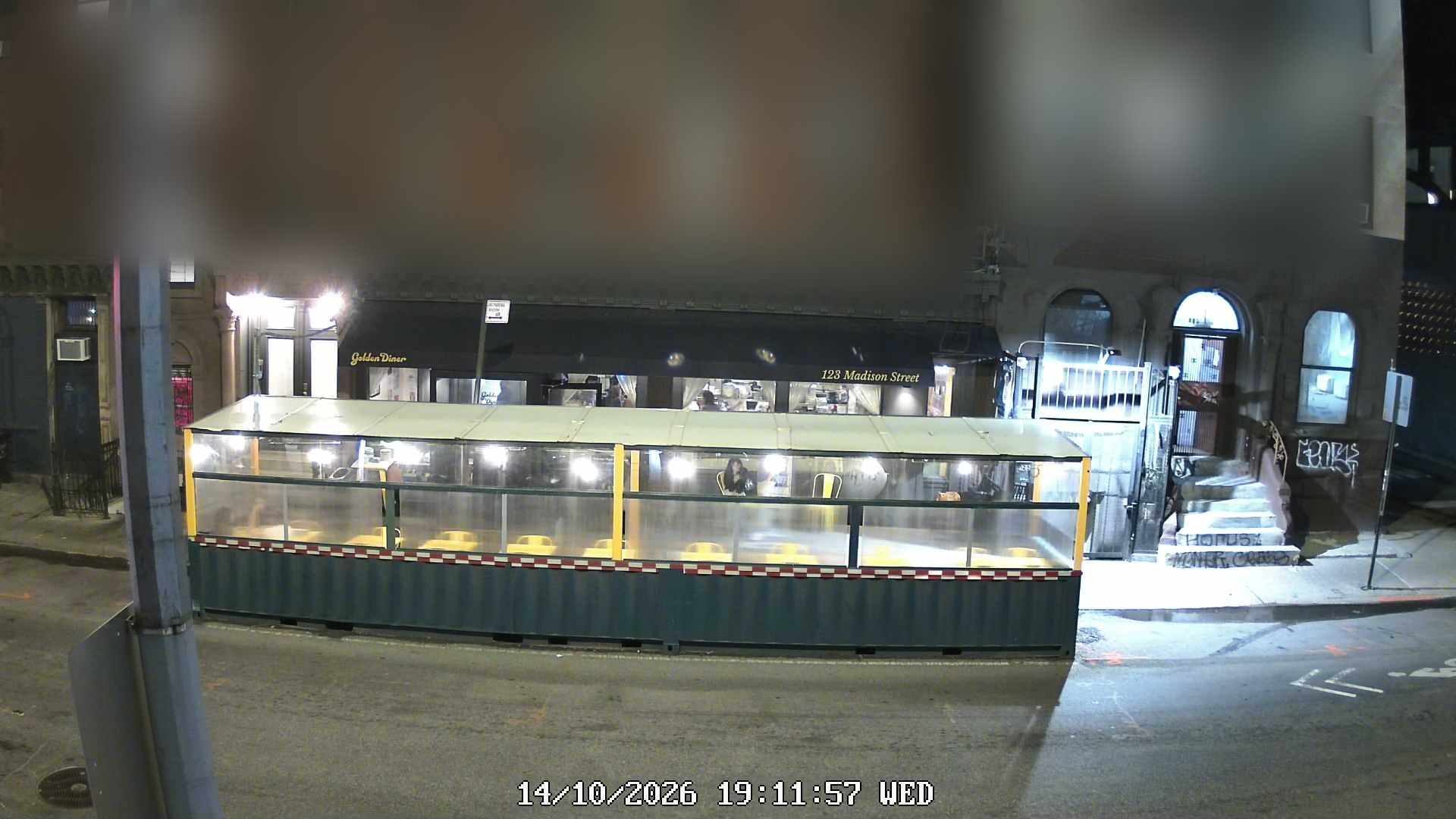Golden Diner live line camera