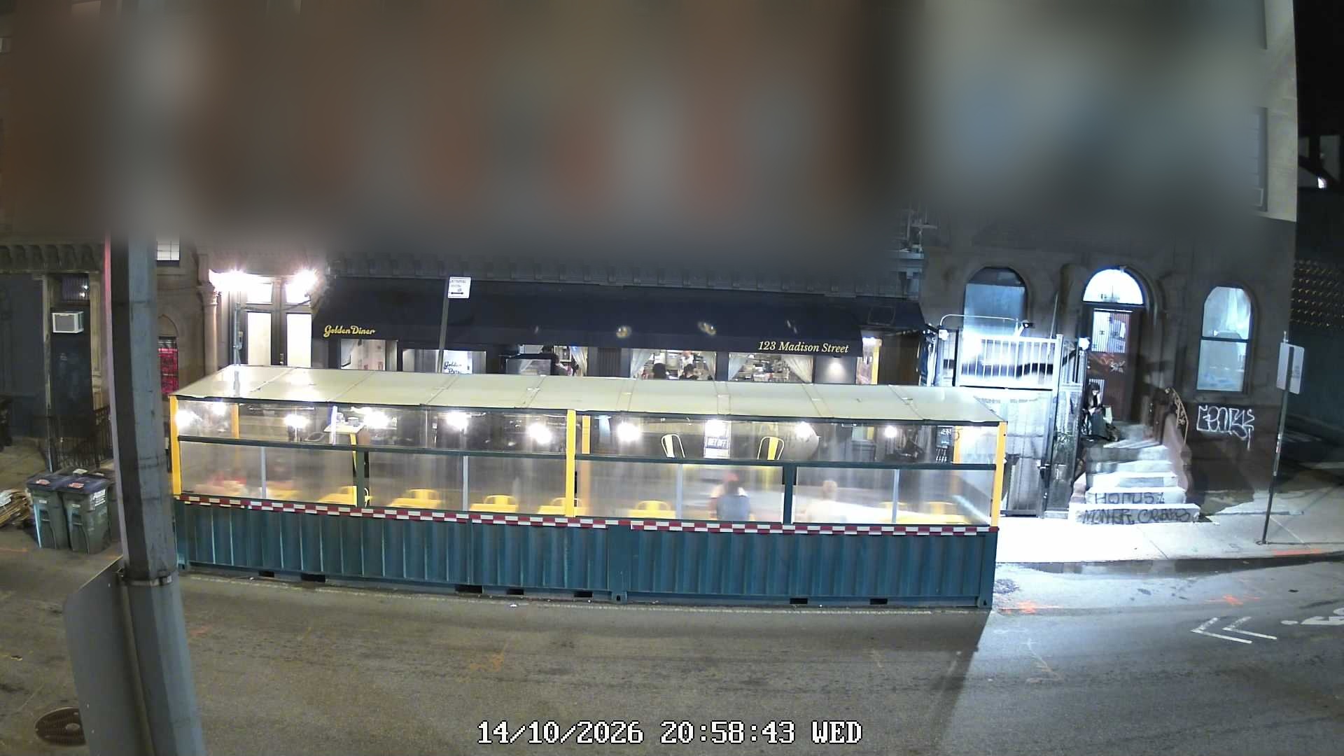 Golden Diner live line camera