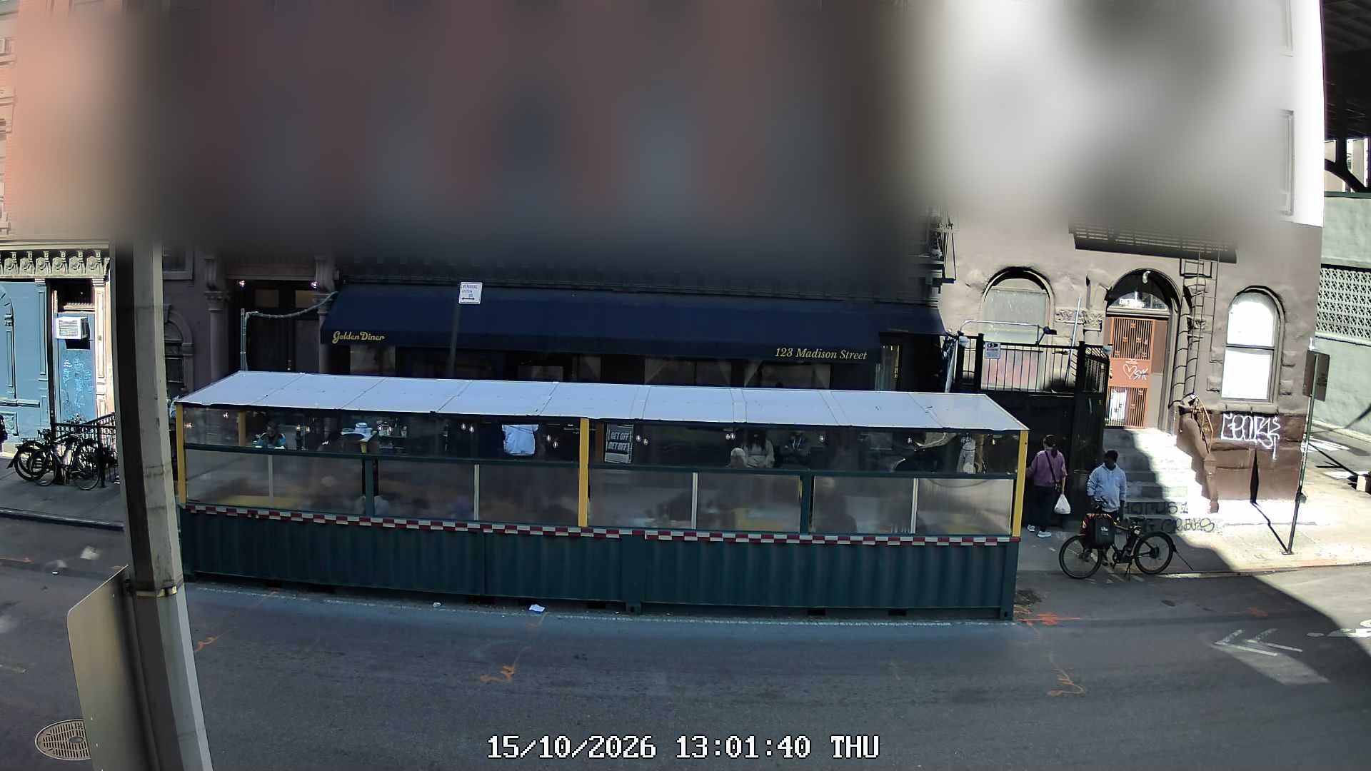 Golden Diner live line camera