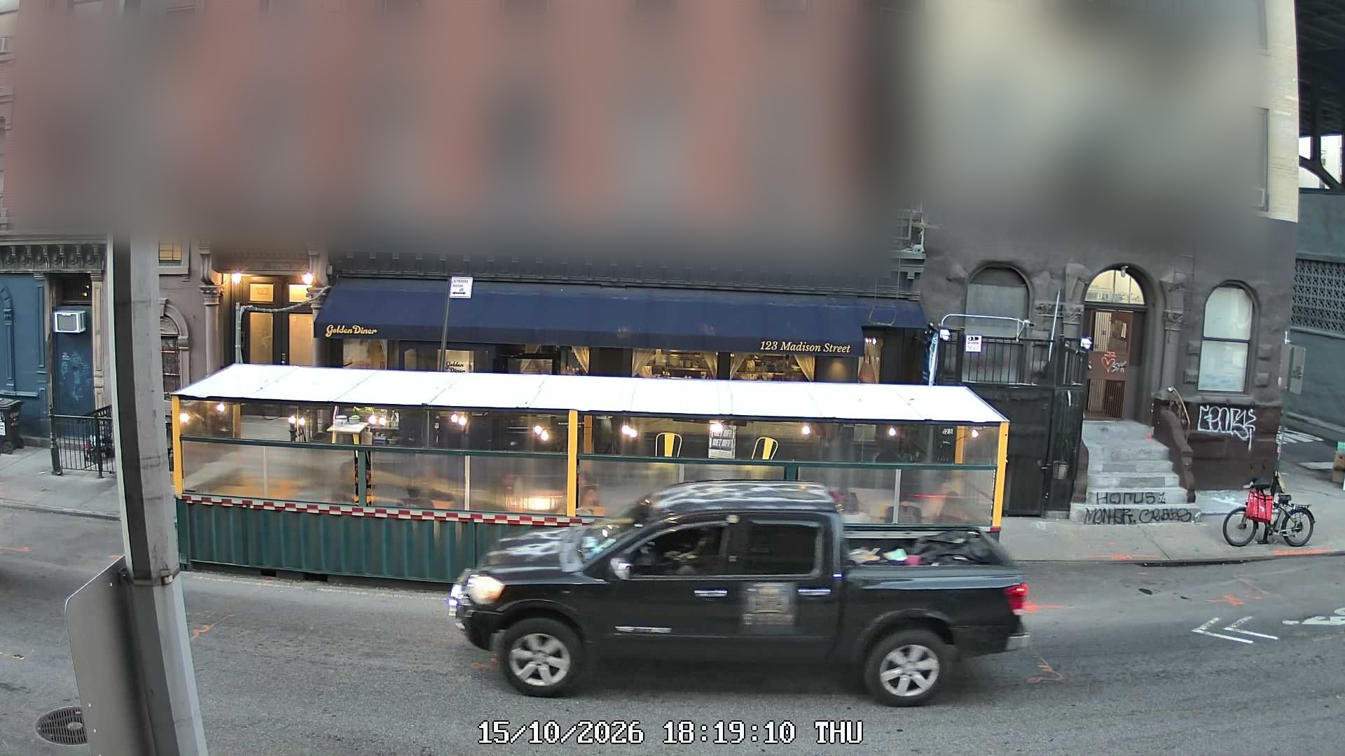 Golden Diner live line camera