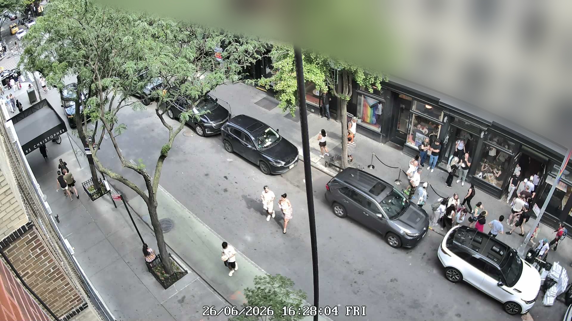 L'industrie Pizzeria wait time — live line camera