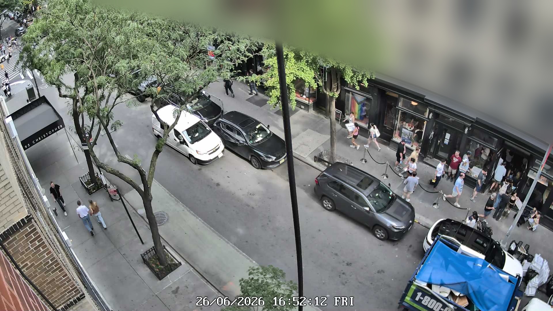L'industrie Pizzeria wait time — live line camera