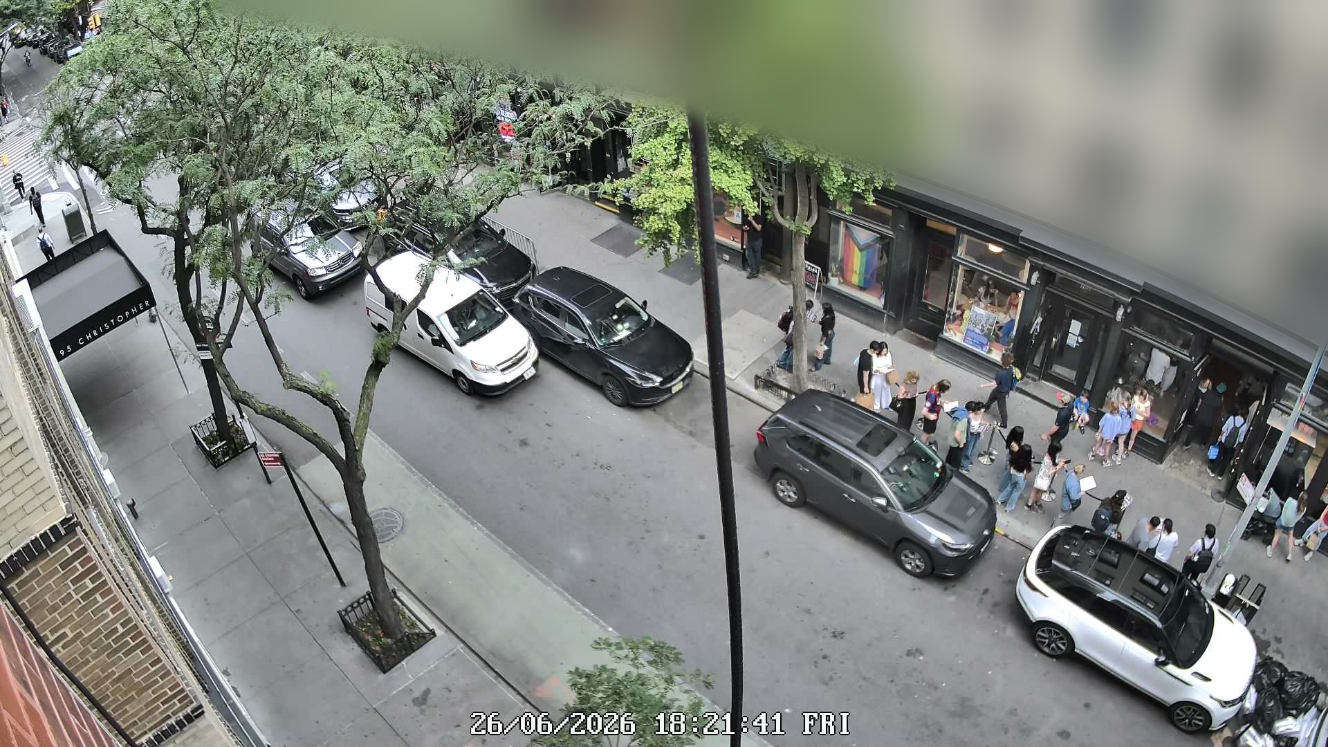L'industrie Pizzeria wait time — live line camera