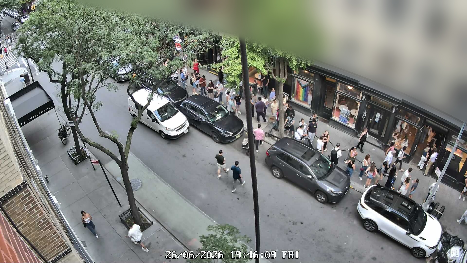 L'industrie Pizzeria wait time — live line camera