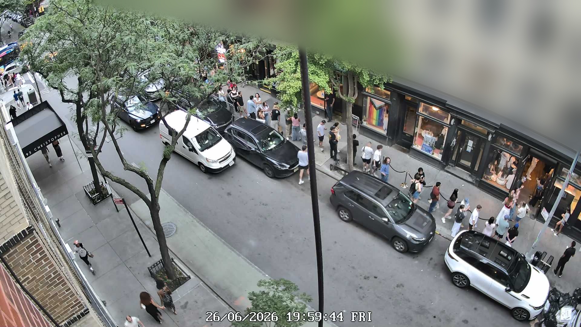 L'industrie Pizzeria wait time — live line camera