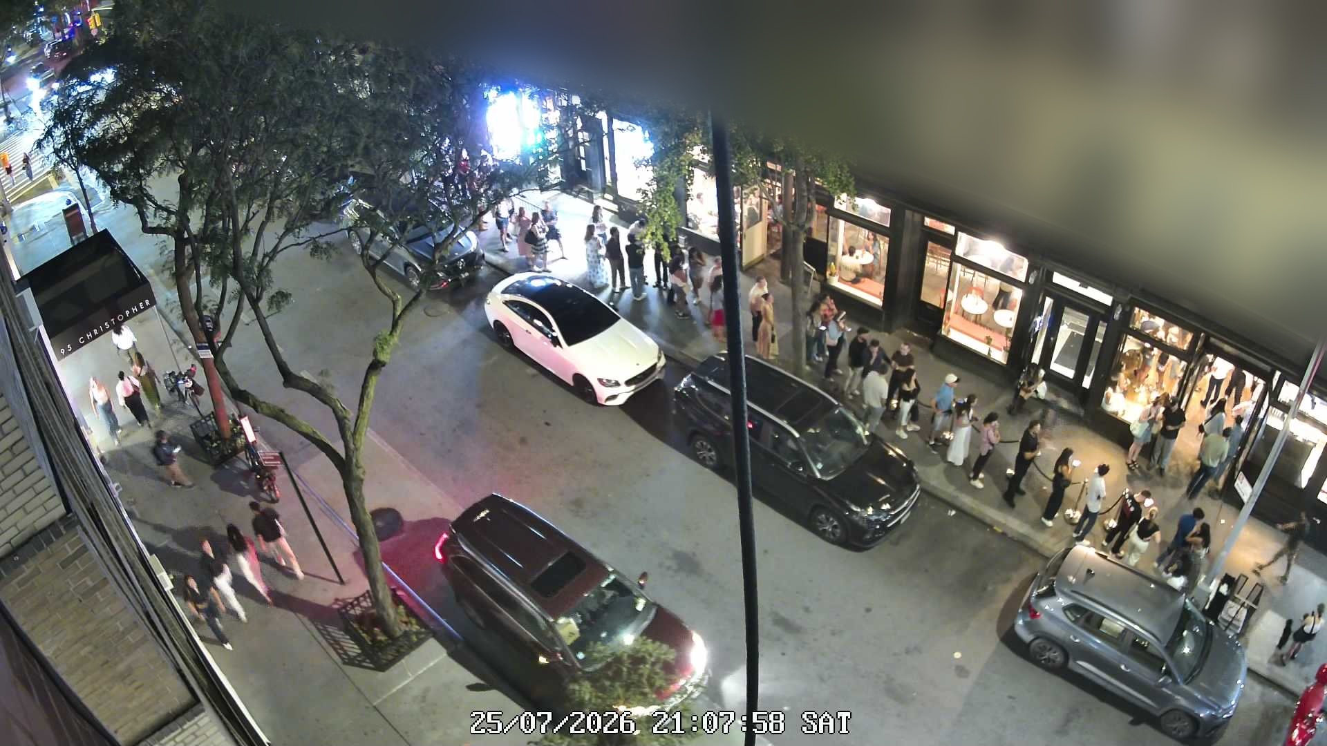 L'industrie Pizzeria wait time — live line camera