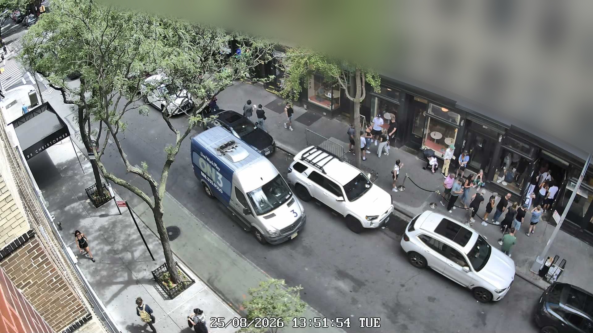 L'industrie Pizzeria live line camera