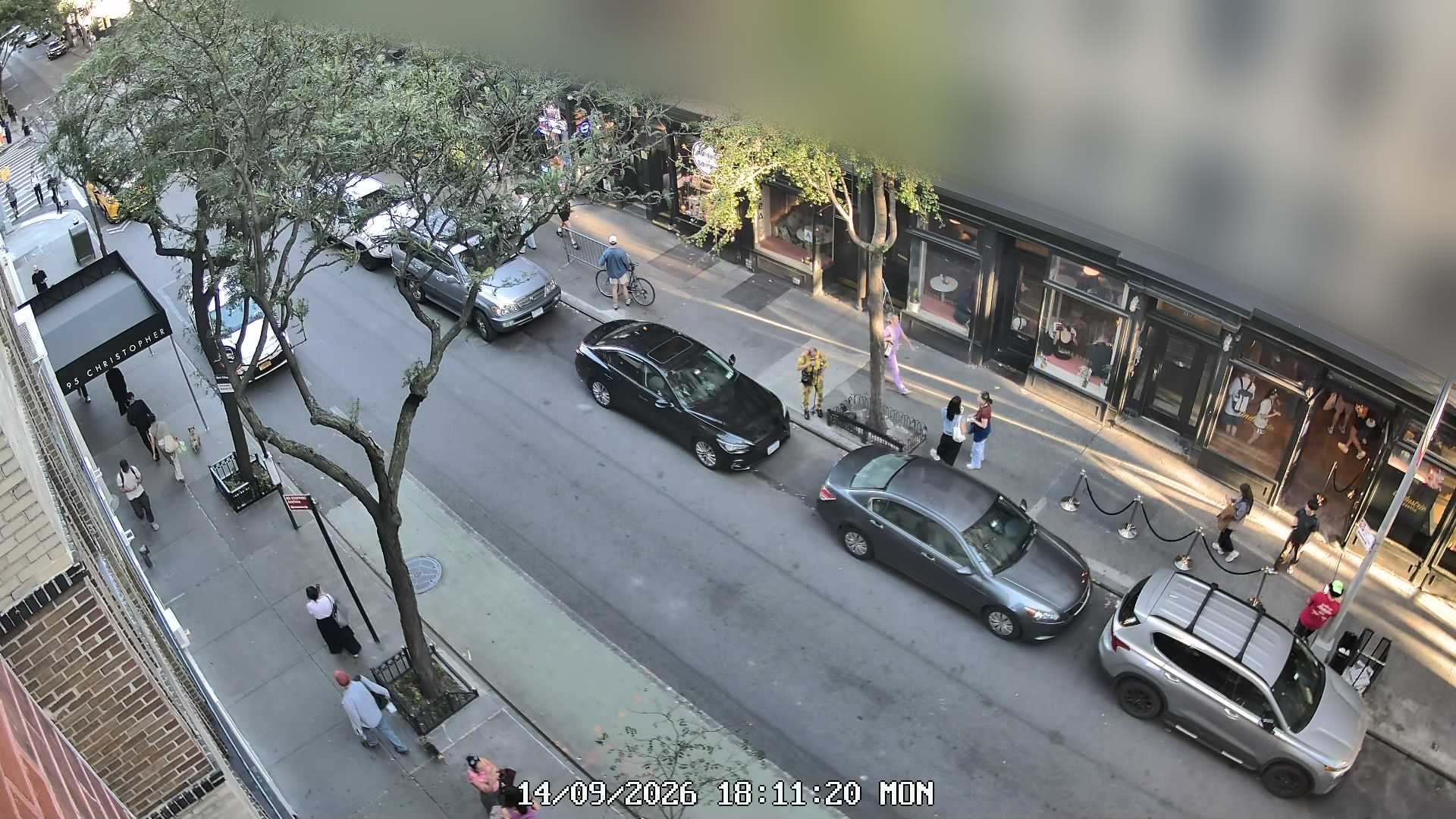 L'industrie Pizzeria wait time — live line camera