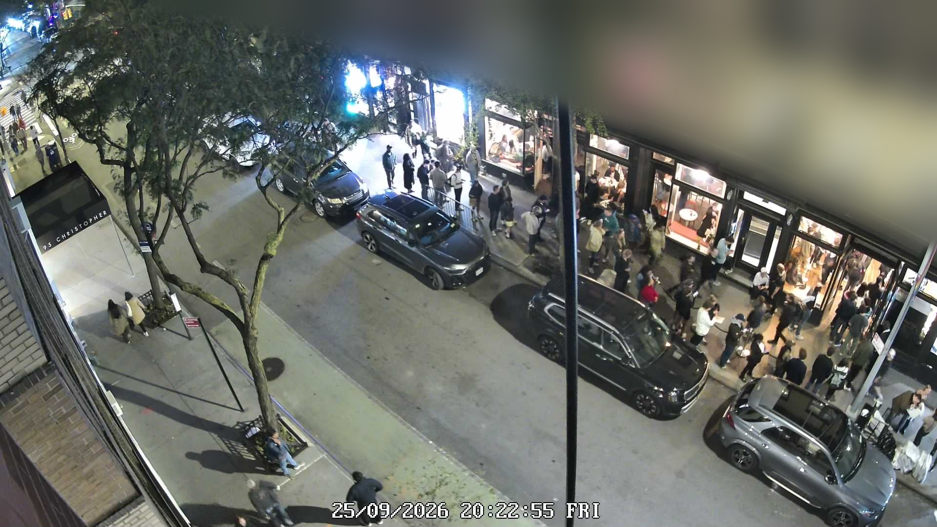 L'industrie Pizzeria wait time — live line camera