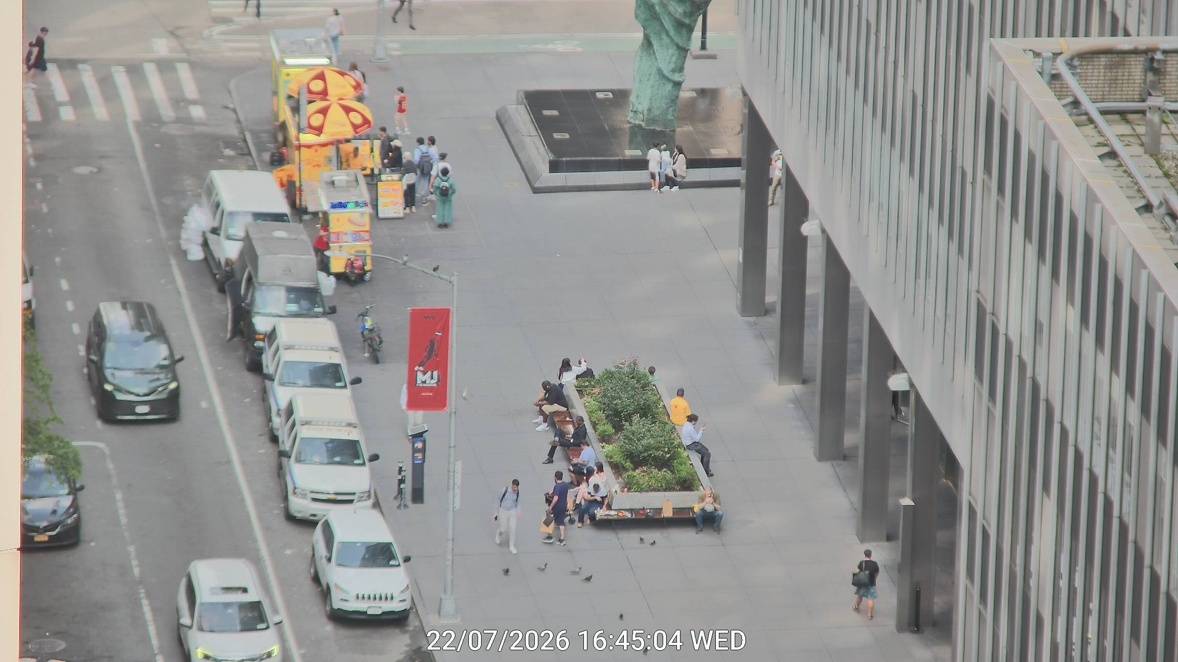 The Halal Guys wait time — live line camera