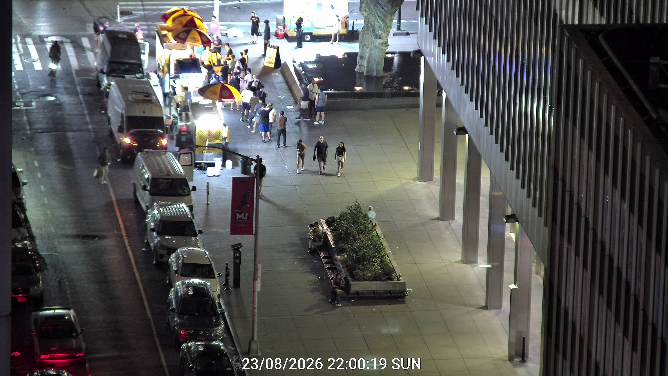 The Halal Guys wait time — live line camera