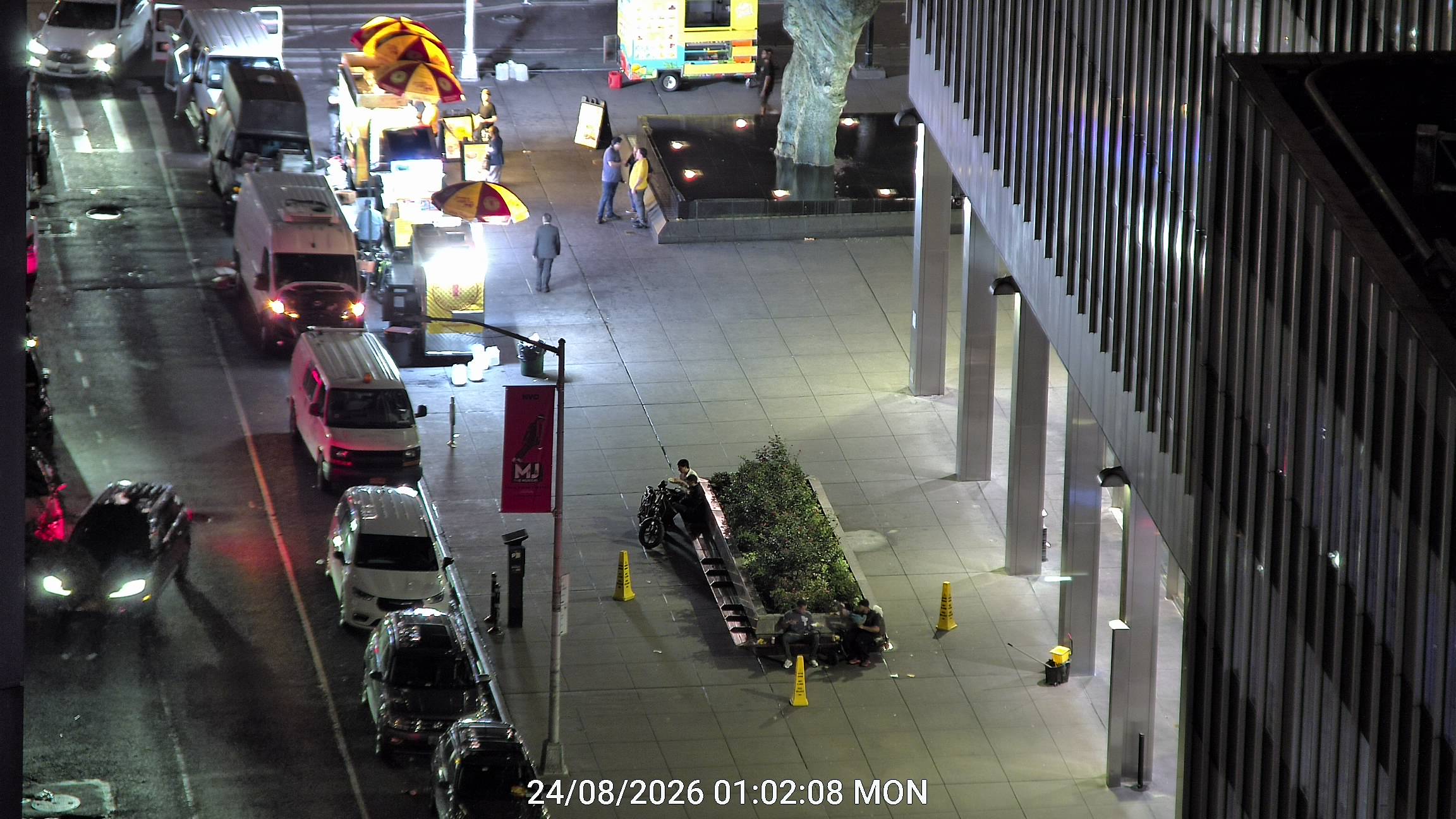 The Halal Guys wait time — live line camera