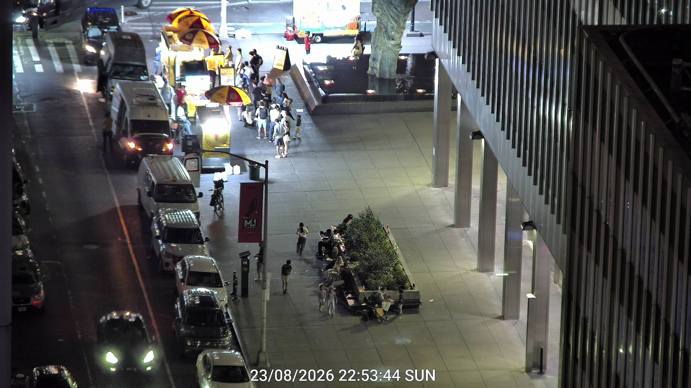 The Halal Guys wait time — live line camera
