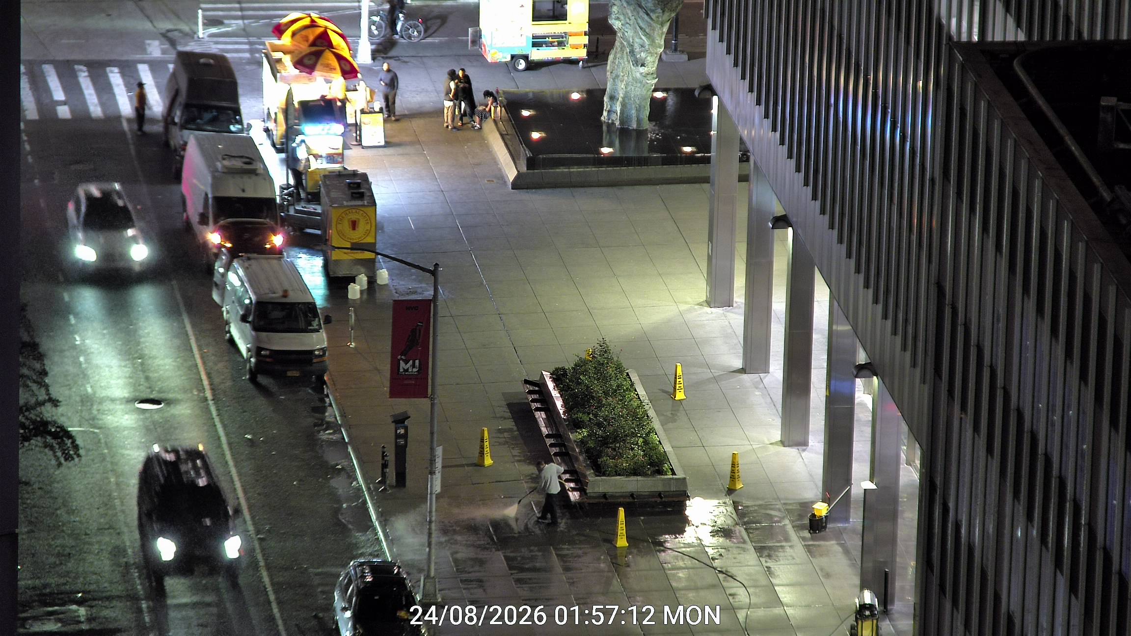 The Halal Guys wait time — live line camera